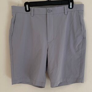 Vineyard Vines Performance light gray flat front 8 inch inseam Sz 34
